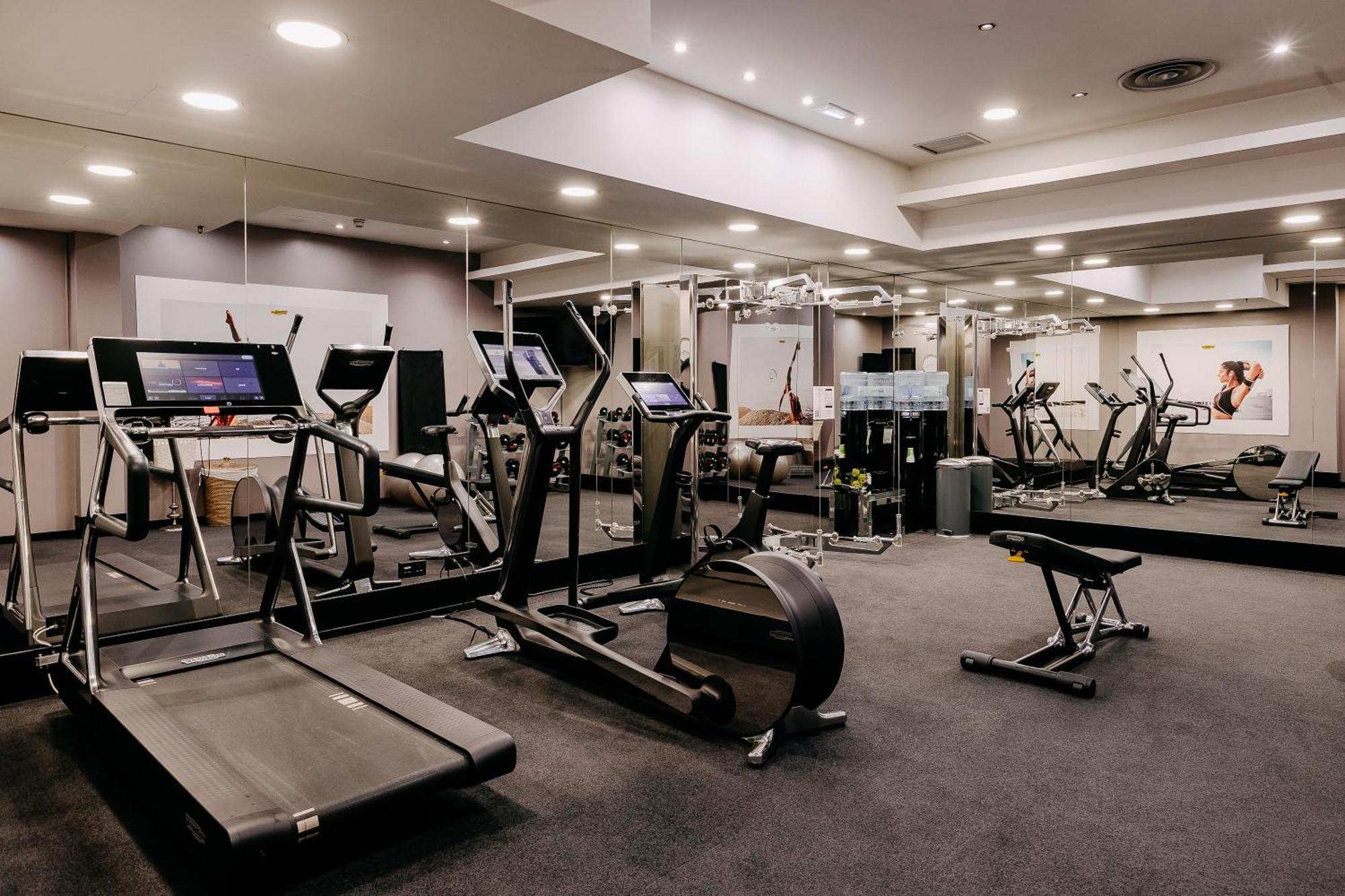 138 Liberdade Hotel Lisbon Luaran gambar The gym at the hotel