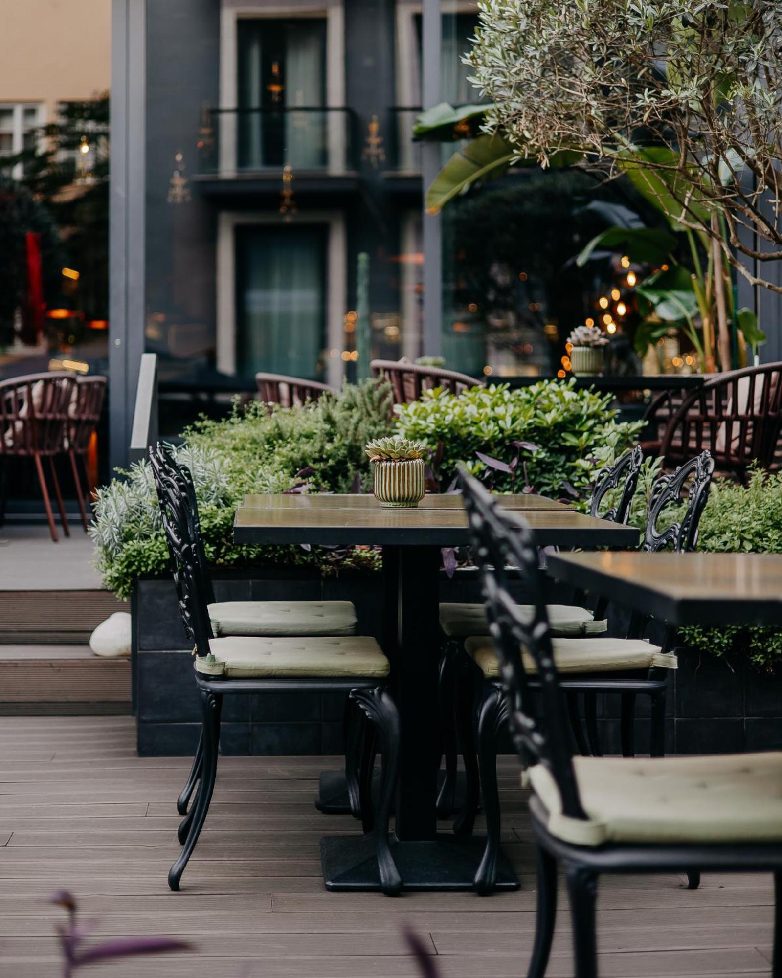 138 Liberdade Hotel Lisbon Luaran gambar The Terrace at The Ivy, St John's Wood